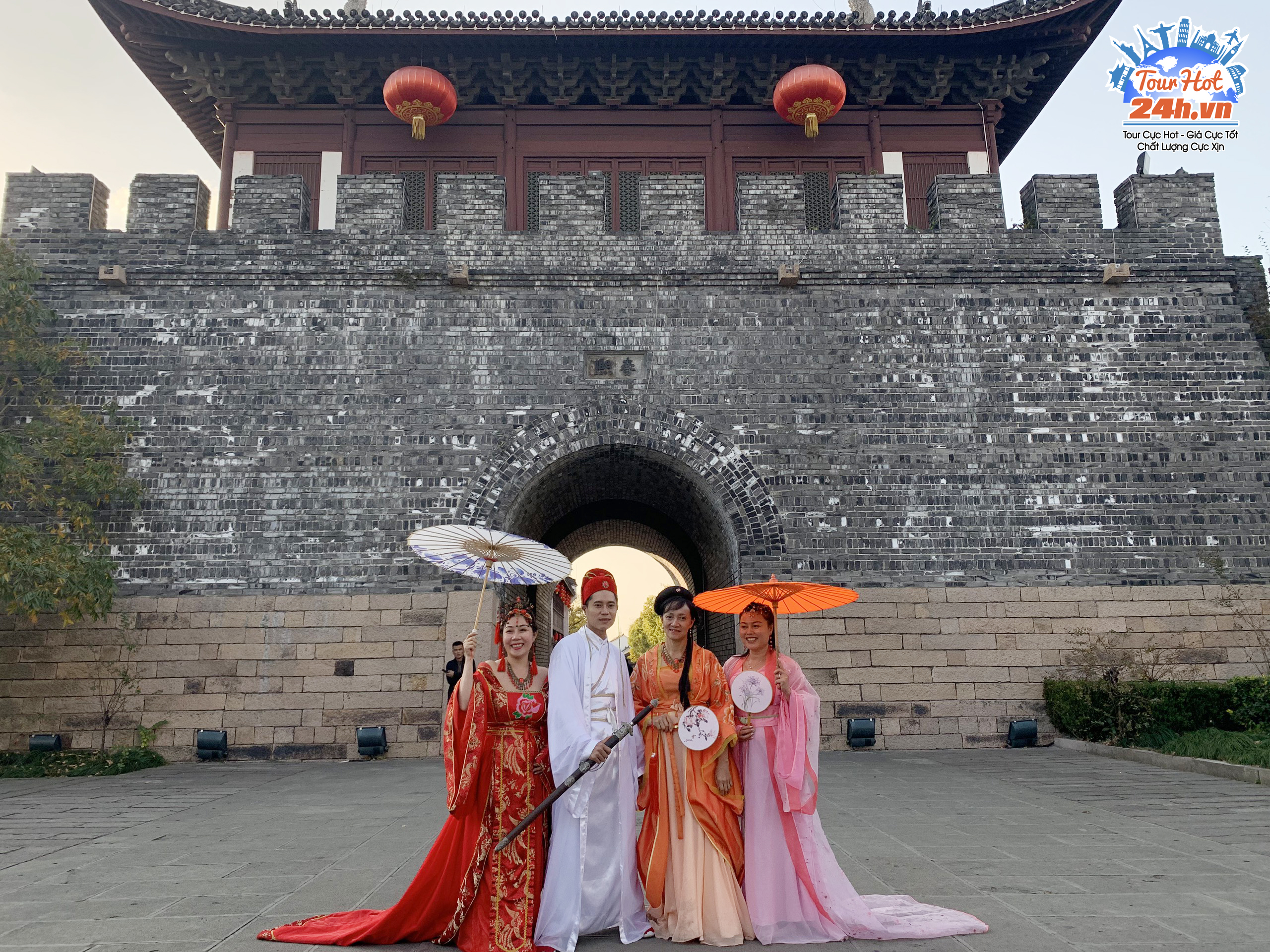 khach-hang-tour-hoang-son-thuong-hai Khách hàng tour Hoàng Sơn Thượng Hải