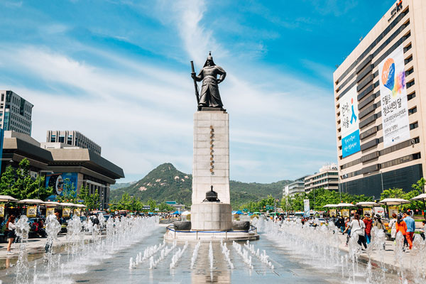tuong-vua-lee-sung-shin-tai-quang-truong-gwanghwamun tuong-vua-lee-sung-shin-tai-quang-truong-gwanghwamun