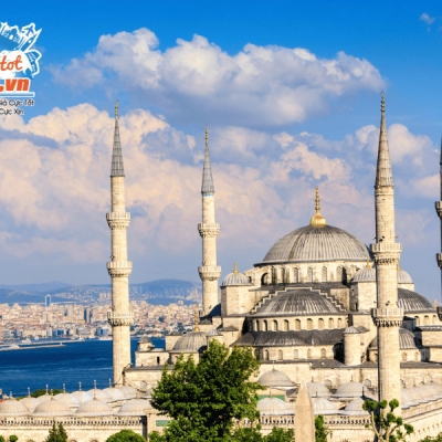 thanh-duong-xanh-blue-mosque