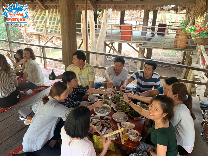 hinh-thuc-te-tour-buon-me-thuot-bao-tang-ca-phe-thac-draysap-8 Hình thực tế tour Buôn Mê Thuột - Bảo tàng cà phê - Thác Draysap