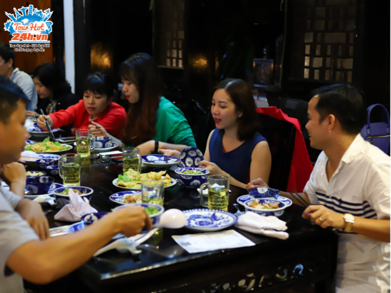 hinh-thuc-te-tour-da-nang-hoi-an-ba-na-7 Hình thực tế tour Đà Nẵng - Hội An - Bà Nà