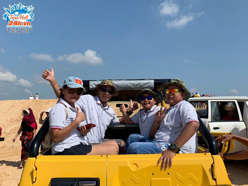 hinh-thuc-te-tour-phan-thiet-mui-ne-doi-cat-bay-3 Hình thực tế tour Phan Thiết - Mũi Né - Đồi cát bay