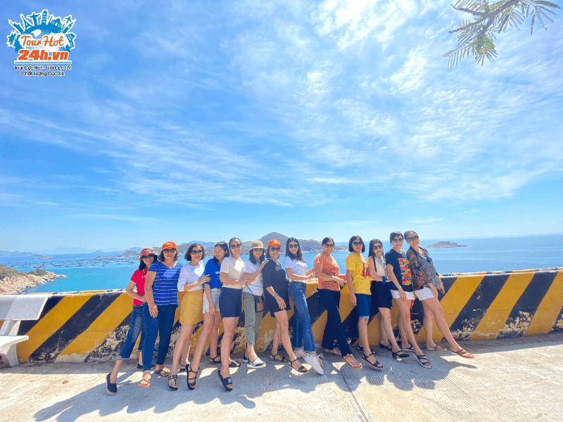 1-hinh-thuc-te-khach-tham-gia-tour-binh-ba-cua-tourhot24h 1-hinh-thuc-te-khach-tham-gia-tour-binh-ba-cua-tourhot24h