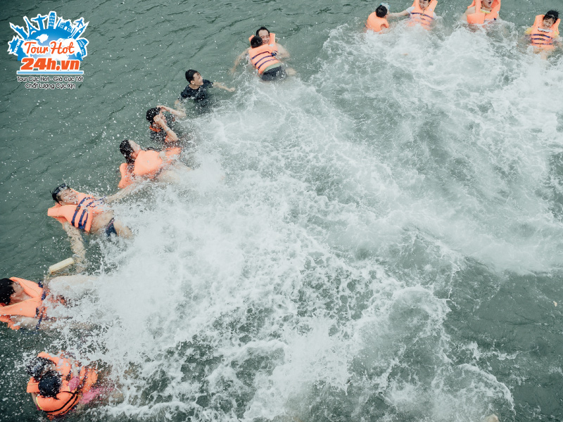 hinh-thuc-te-khach-tham-gia-tour-phu-quoc-cua-Tourhot24h-23 hinh-thuc-te-khach-tham-gia-tour-phu-quoc-cua-Tourhot24h-23