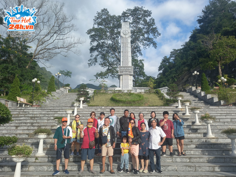 hinh-thuc-te-khach-tham-gia-tour-ha-giang-cung-tourhot24h-10 hinh-thuc-te-khach-tham-gia-tour-ha-giang-cung-tourhot24h-10