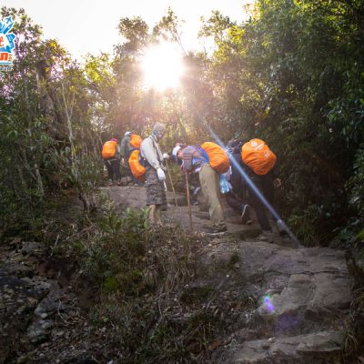 duong-len-fansipan-1