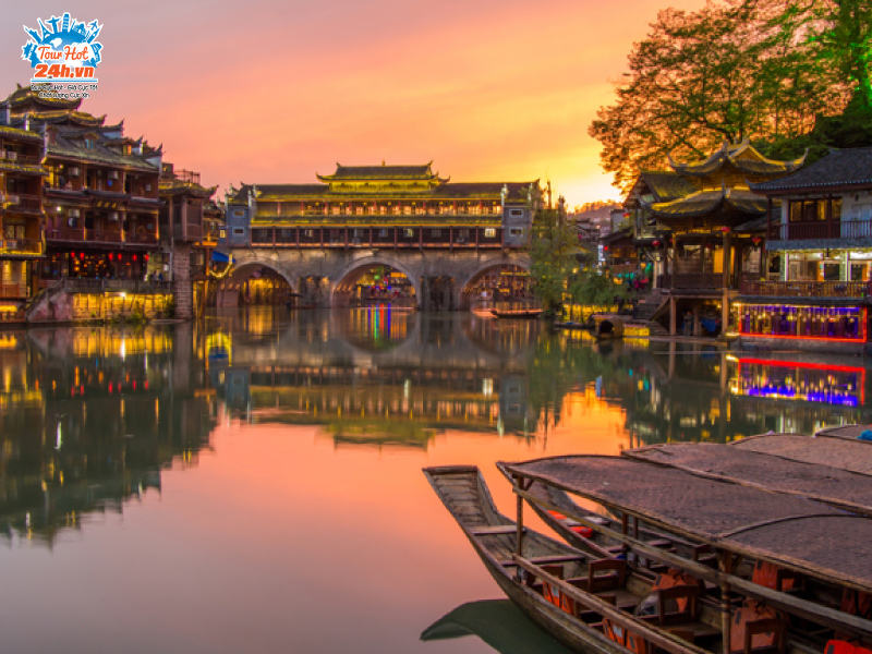 cau-hong-kieu-o-phuong-hoang-co-tran