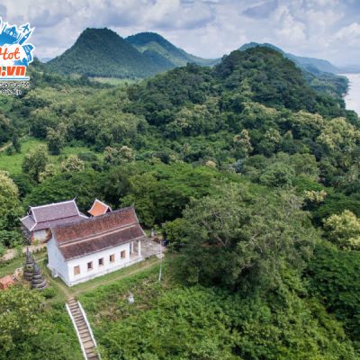 chua-Chomphet-tren-dinh-Phousi