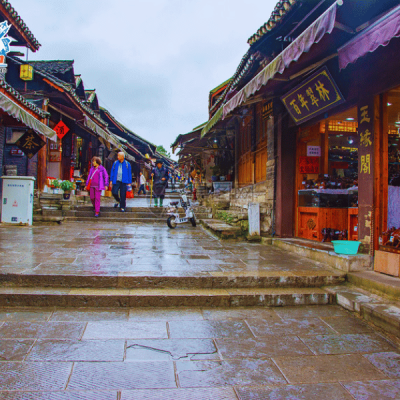 co-tran-Qingyan-tour-du-lich-quy-duong-long-li-tay-giang