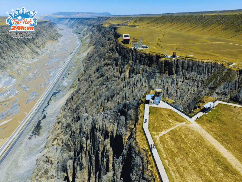 nen-ghe-tham-hem-nui-dushanzi