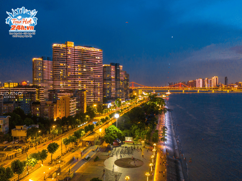 bo-song-han-khau-diem-den-vu-han-ve-dem-1