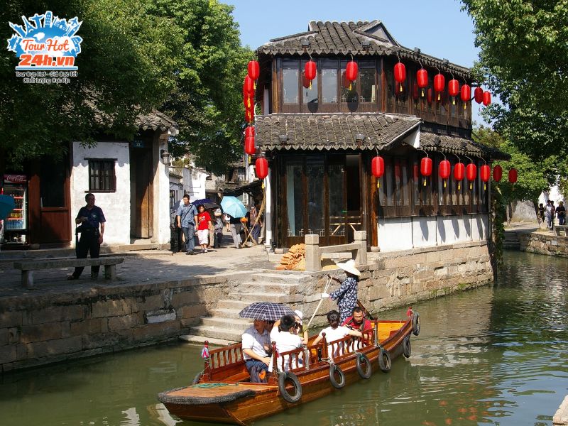 co-tran-dong-ly-to-chau-co-gi-choi