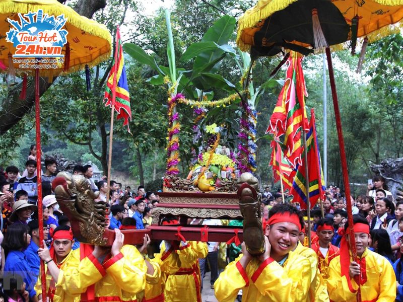 hoi-giong-le-hoi-trong-thang-gieng-viet-nam