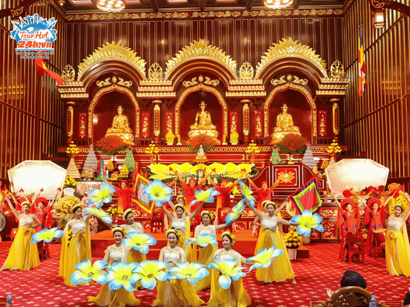 le-hoi-mua-xuan-viet-nam-yen-tu