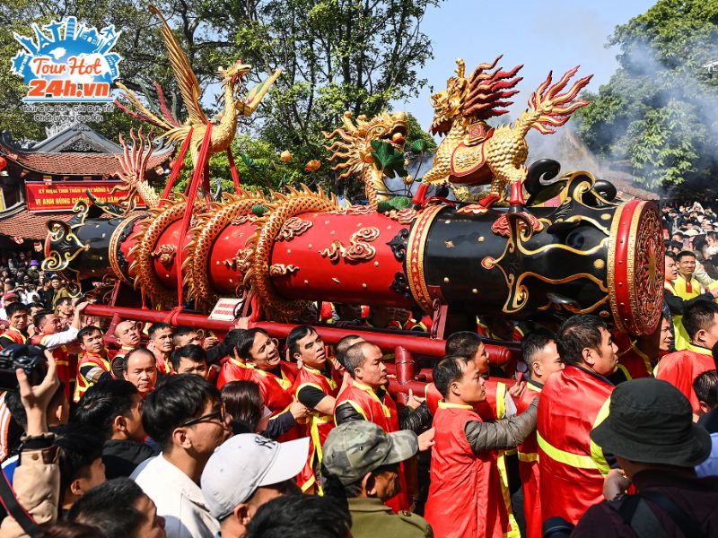 le-hoi-ruoc-phao-lang-dong-ky-le-hoi-trong-thang-gieng-viet-nam