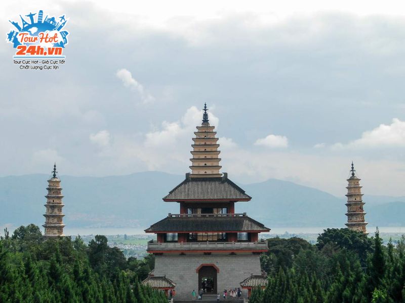 lich-su-ba-toa-thap-chua-sung-khanh-dai-ly