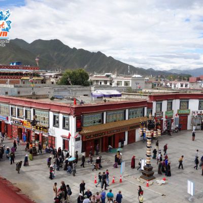 pho-bat-giat-tour-du-lich-tay-tang