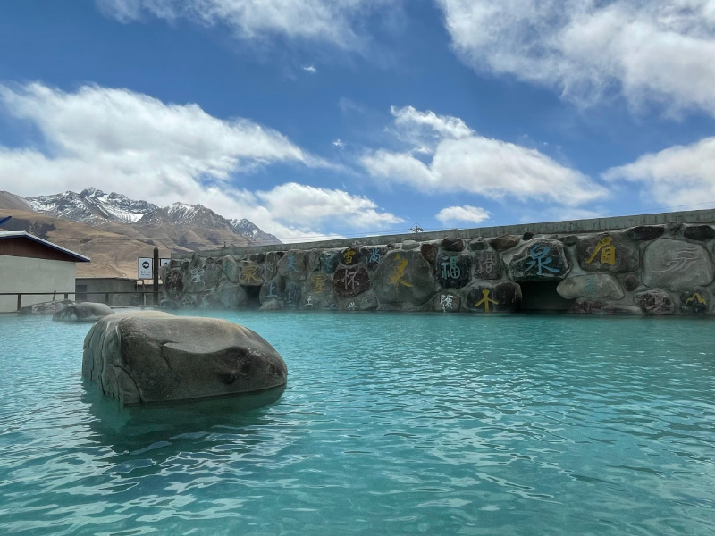 Yangpachen-Hot-Spring-Resort