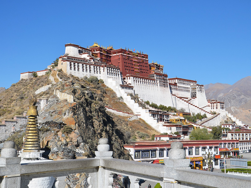 cung-dien-potala-diem-tham-quan-tay-tang