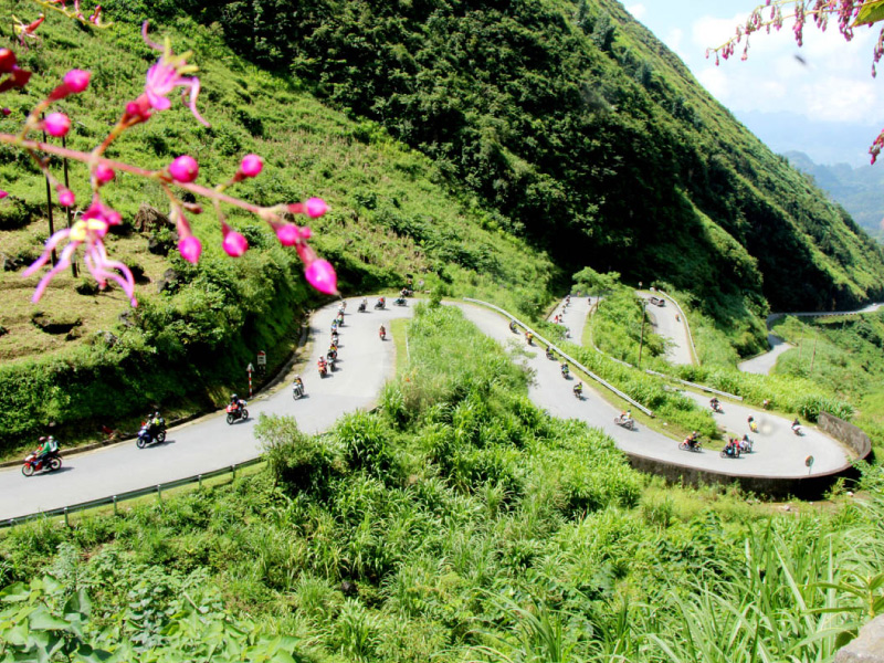 deo-tham-ma-cung-duong-hiem-tro-ha-giang
