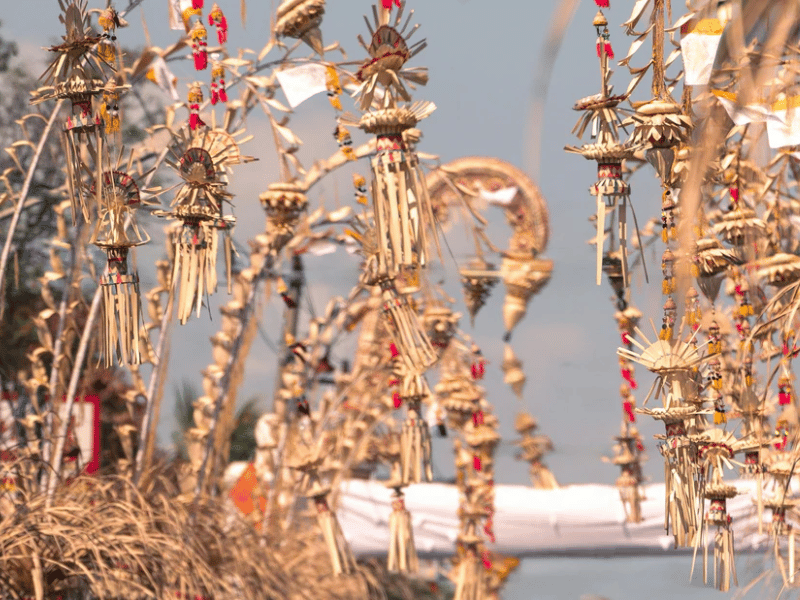 du-lich-mua-he-bali-Galungan-2