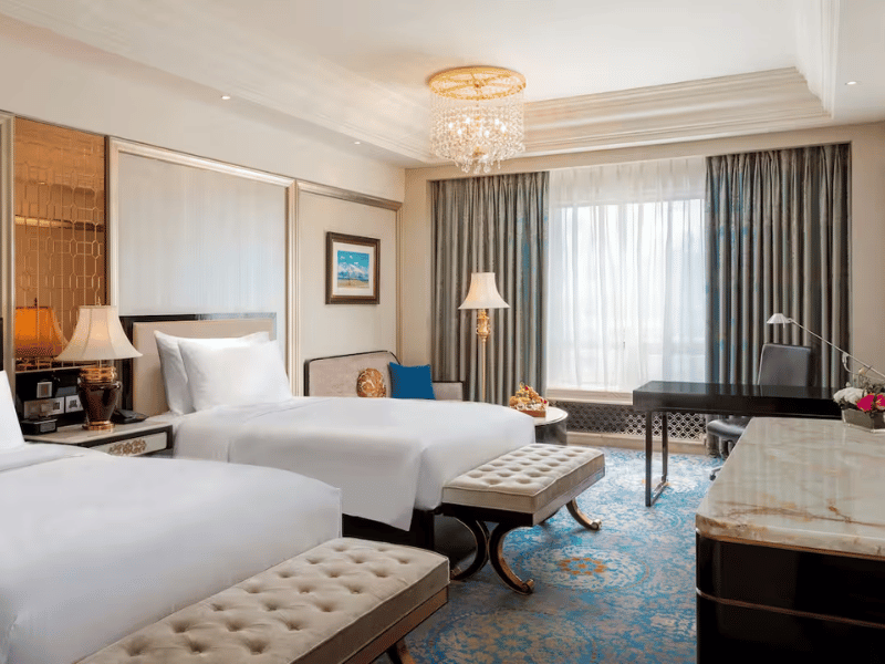 khach-san-tay-tang-Intercontinental-Resort-Lhasa-Paradise