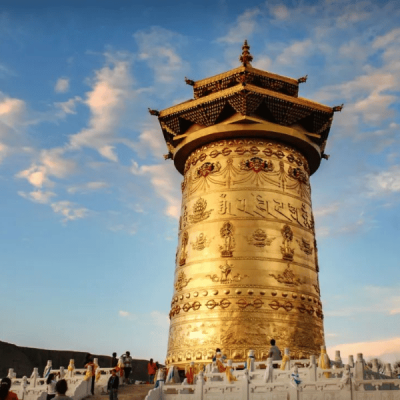 thap-kinh-luan-tuc-bac