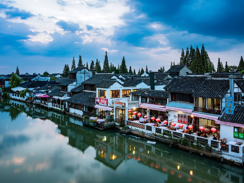 co-tran-chu-gia-giac-tour-du-lich-thuong-hai-disneyland co-tran-chu-gia-giac-tour-du-lich-thuong-hai-disneyland