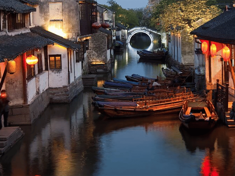 co-tran-trung-quoc-noi-tieng-chu-trang