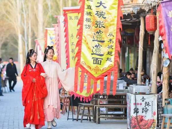 nguyet-tuyen-tieu-tran-tai-hien-nha-duong