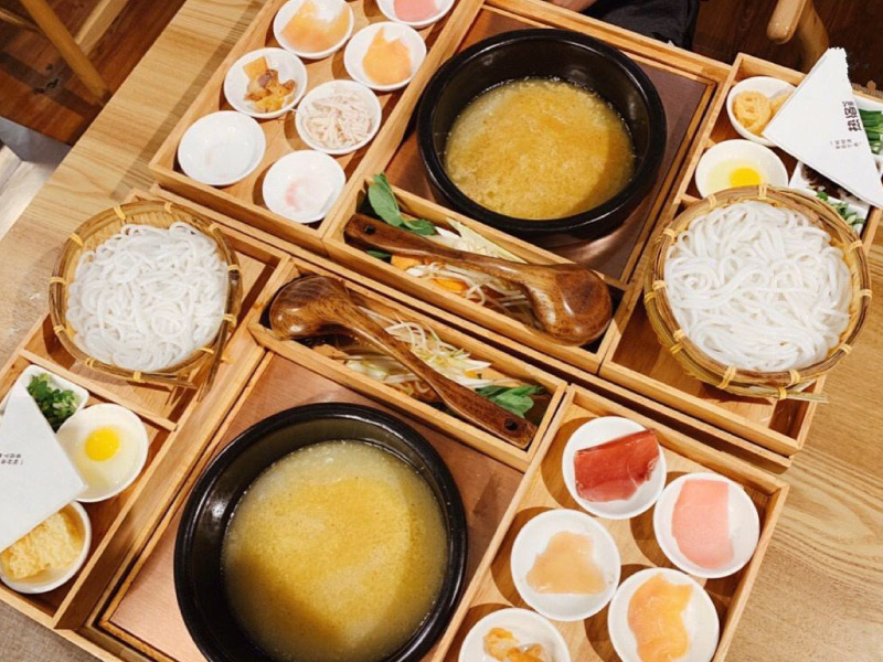 mi-qua-cau-mon-an-duong-pho-le-giang