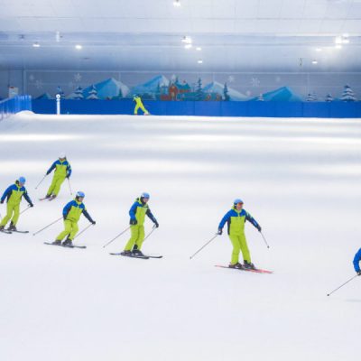 khu-truot-tuyet-trong-nha-o-con-minh