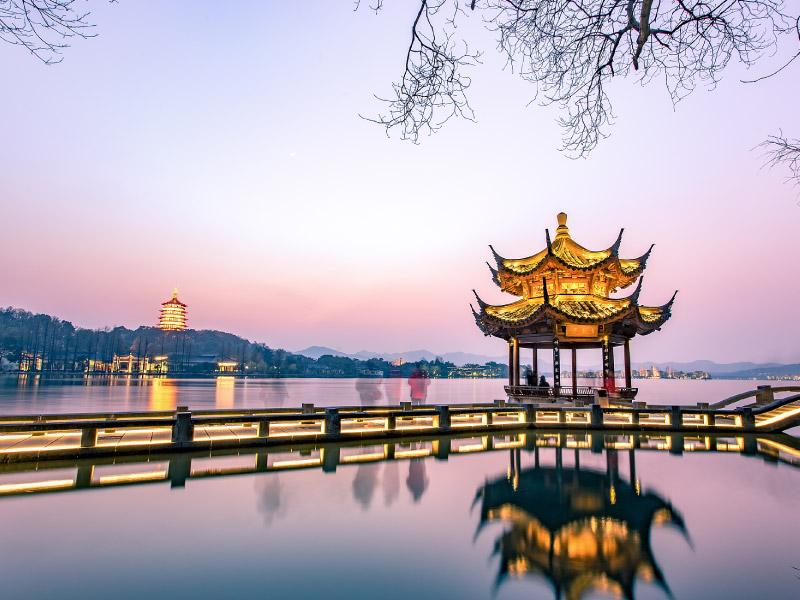 tay-ho-va-72-cay-cau