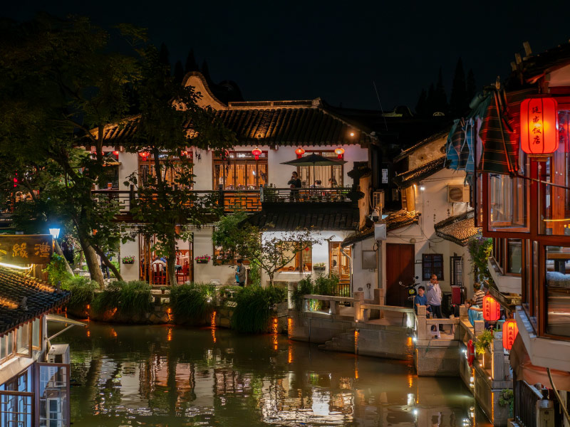 nuoc-la-hon-kien-truc-giang-nam