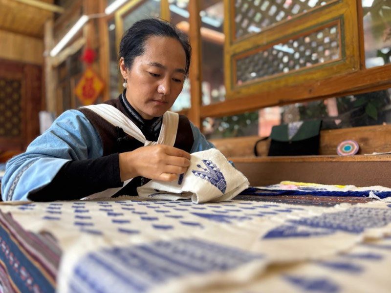 phu-nu-le-giang-la-tru-cot