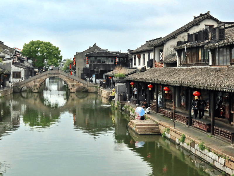 cac-co-tran-ven-song-giang-nam-2