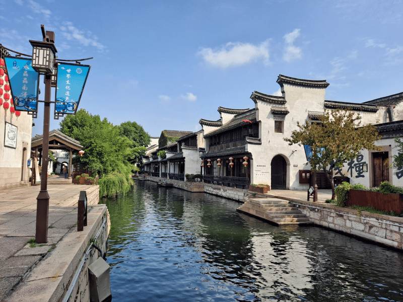 cac-co-tran-ven-song-giang-nam-3