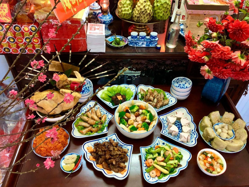 mam-cung-giao-thua-trong-nha