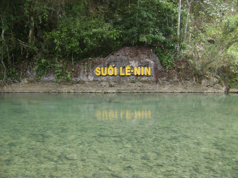 suoi-le-nin-diem-tham-quan-cao-bang