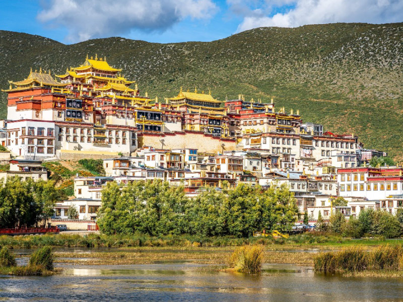 tu-vien-songzanlin-shangrila-du-lich