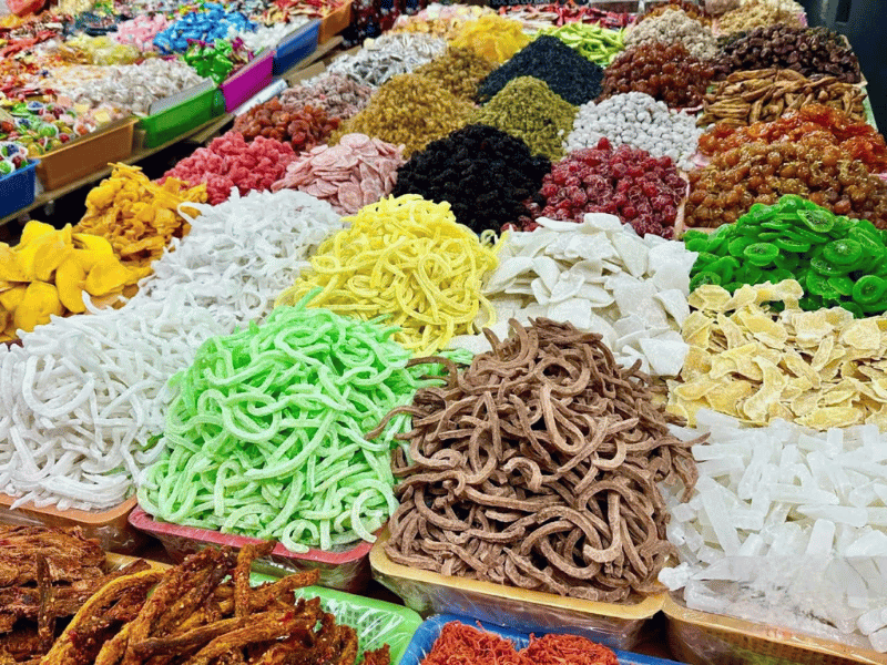 mua-sam-tet-tiet-kiem-3