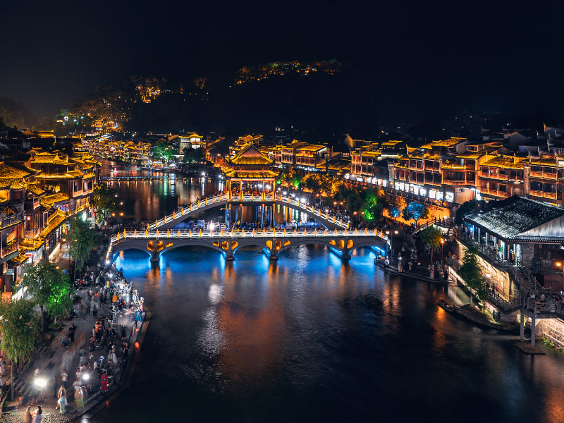 phuong-hoang-co-tran-ve-dem