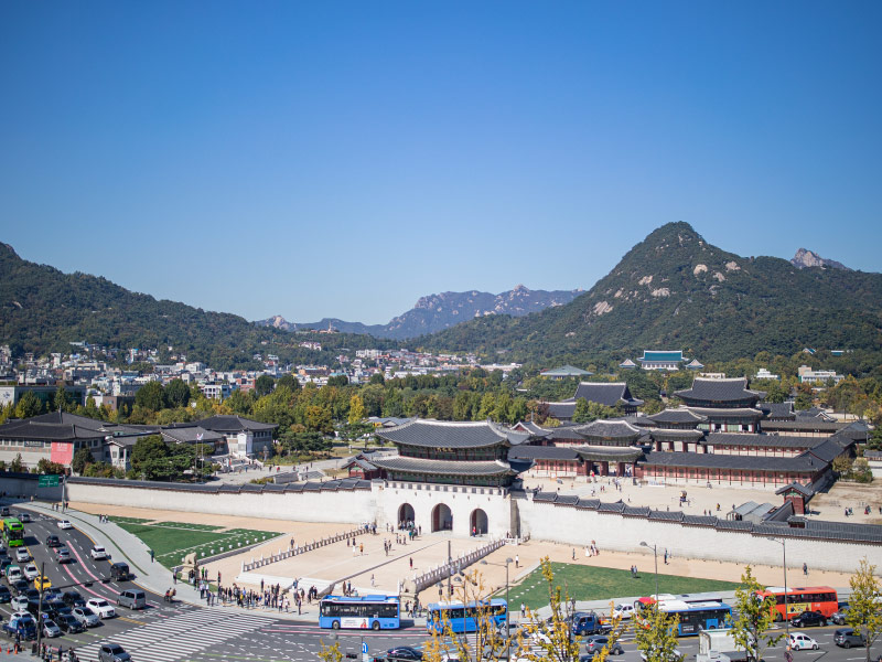 di-chuyen-den-canh-phuc-cung-han-quoc