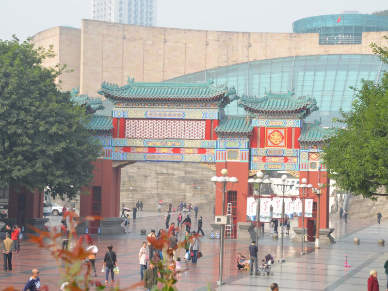 kinh-nghiem-di-dai-le-duong-nhan-dan-trung-khanh