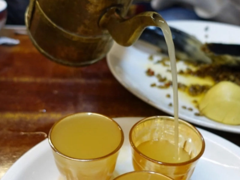 ruou-dai-mach-men-say-am-thuc-tay-tang