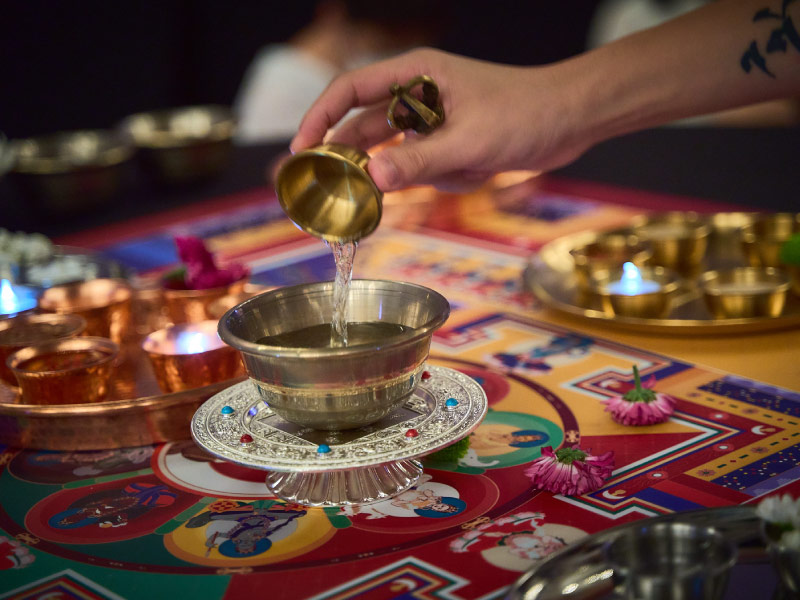 yeu-to-tam-linh-trong-an-uong-cua-nguoi-tay-tang