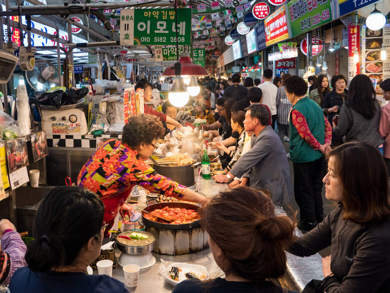 am-thuc-duong-pho-han-quoc