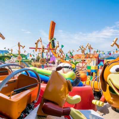 trai-nghiem-vui-choi-disneyland-thuong-hai