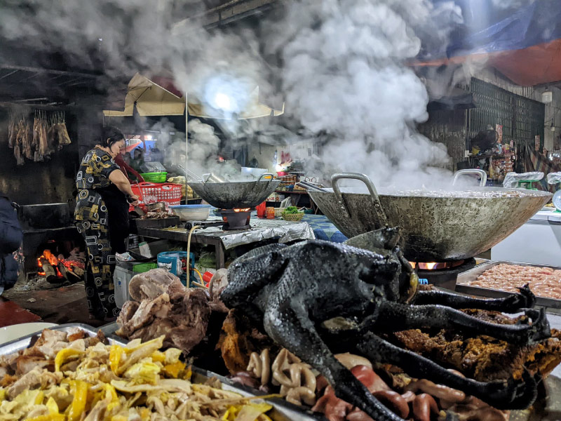 am-thuc-cho-lui-dong-tay-bac