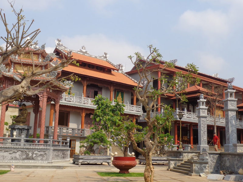 chua-sac-tu-khai-doan-tour-trung-nien chua-sac-tu-khai-doan-tour-trung-nien